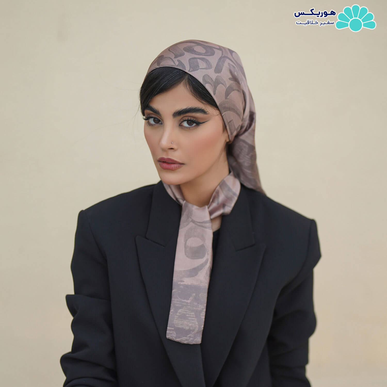 روسری مدل عشق کرم - تصویر 2